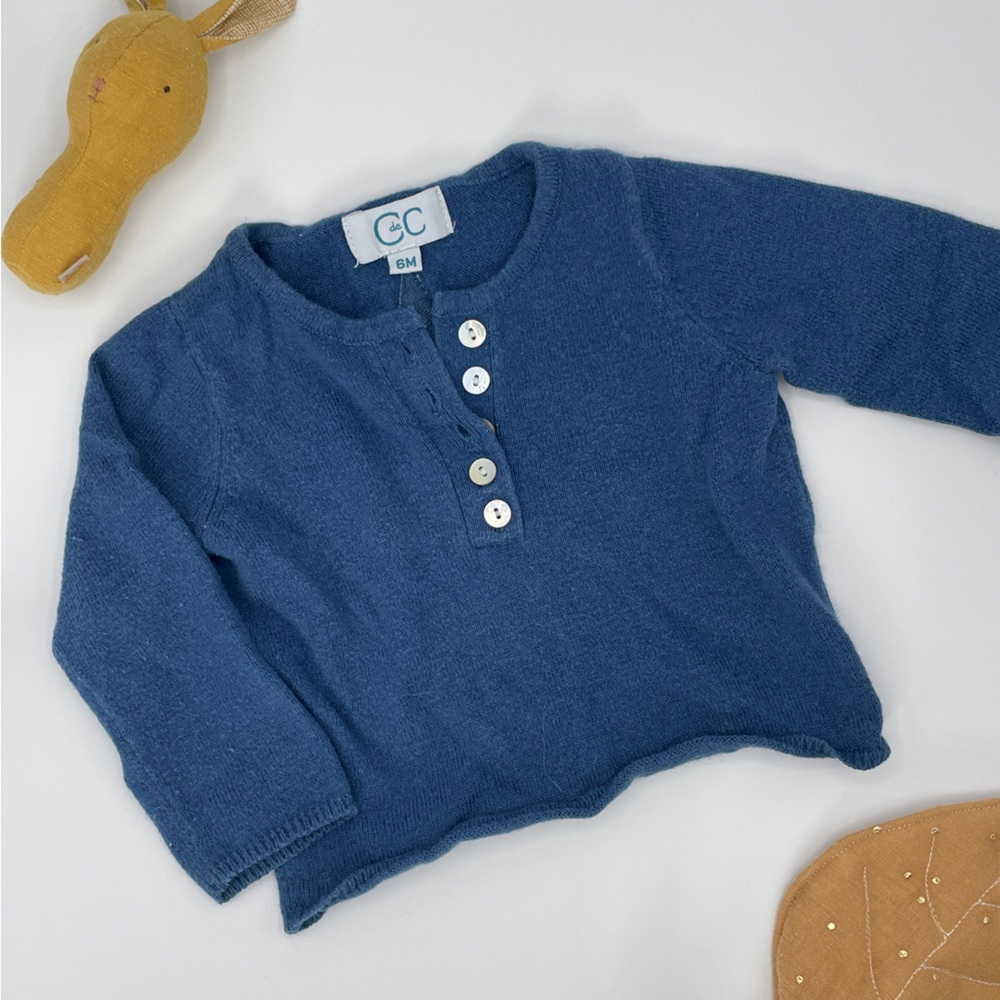 C de C jersey. Nice star detail in the back. 6 month old. Nice blue.